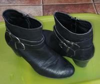 Schwarze Stiefeletten, Gr. 40, reduziert Hessen - Mainhausen Vorschau