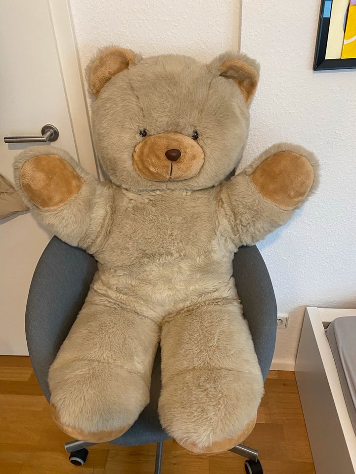 Neuwertiger Teddybär, Teddy braun,  1m groß in Düsseldorf