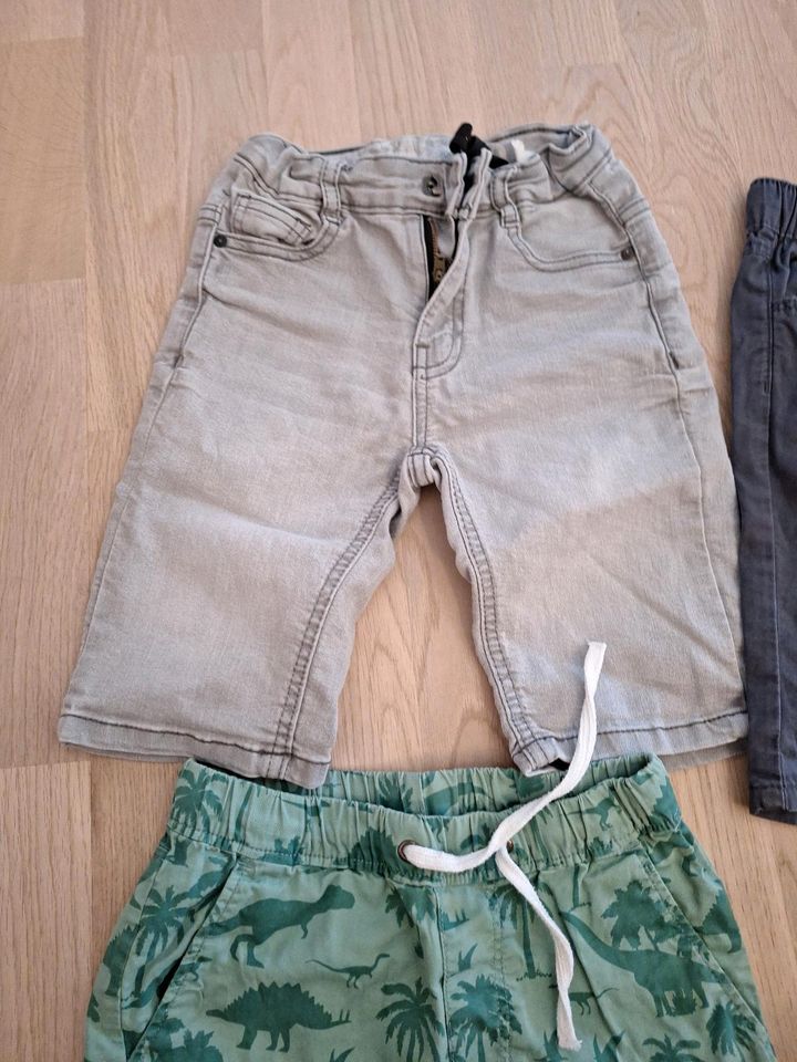 Kurze Hosen Shorts Staccato H&M Gr. 128 Ernstings Topolino in Ahrensburg