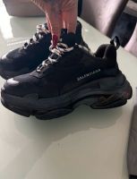 Balenciaga Sneaker Turnschuhe schwarz Gr. 40 Nordrhein-Westfalen - Castrop-Rauxel Vorschau