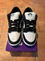 Nike SB Dunk Low Court Purple Gr. 42 Neu mit Rechnung Nordrhein-Westfalen - Hürth Vorschau