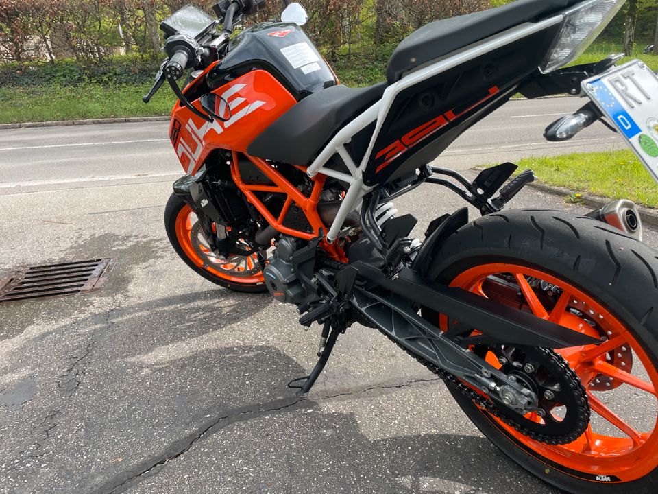 KTM Duke 390 Naked Bike in Bad Urach