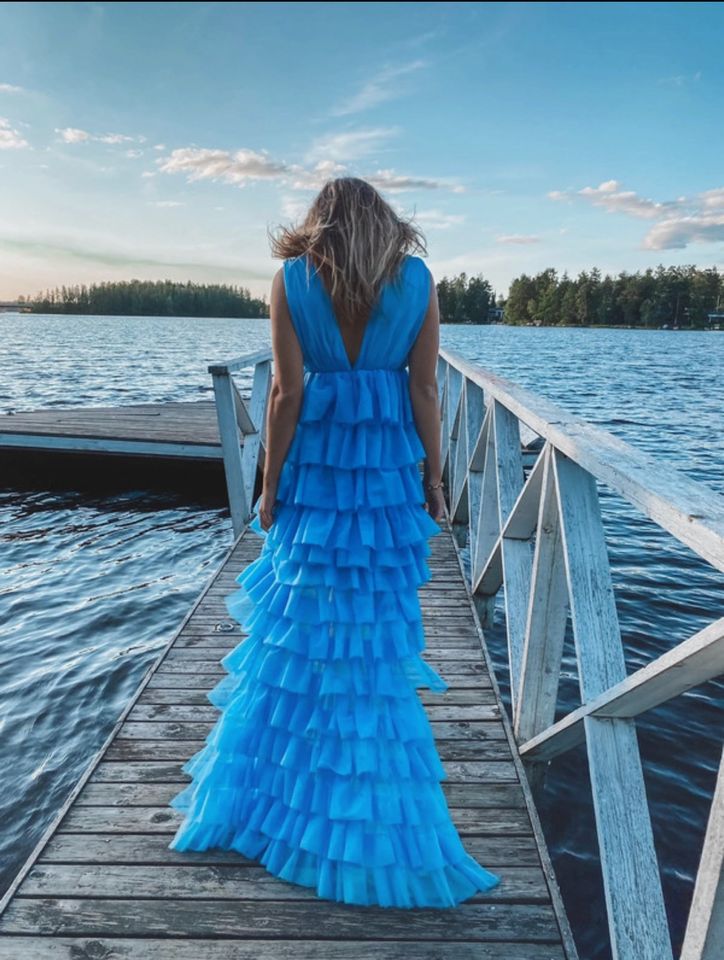 Hanna Schönberg abschlussball Kleid nakd in Auetal