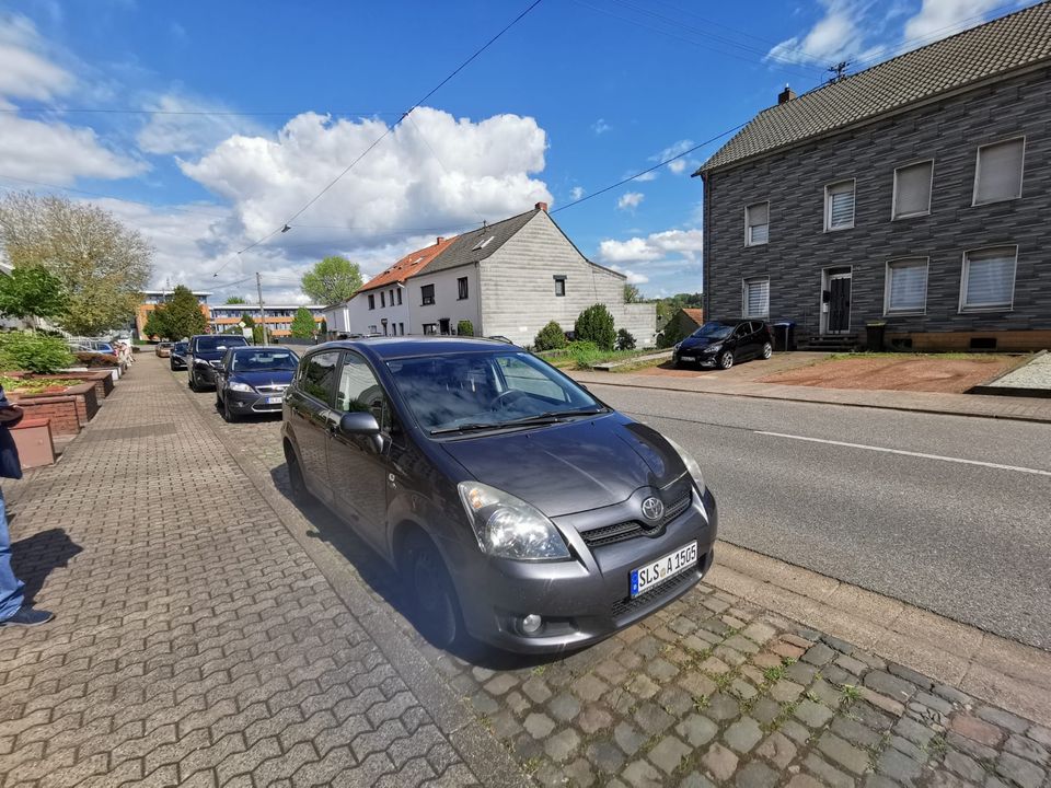 Toyota Corolla Verso (2,2 Diesel) 7 Sitze in Bous