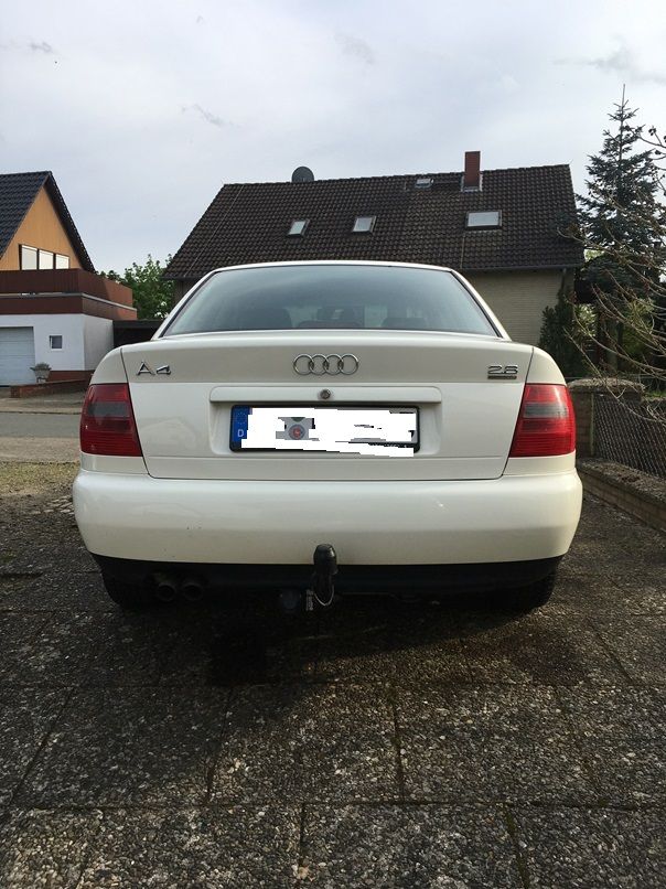 Audi A4_2,8L_V6_5V_Quattro Automatik_105 TKm in Rühen