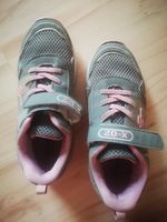 Sneaker, Sportschuhe in grau rosa, Größe 32 Düsseldorf - Lichtenbroich Vorschau