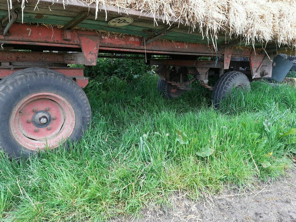 Unsinn 2-Achser mit Stahlboden , kein Kipper, Rundballen in Nienwohld