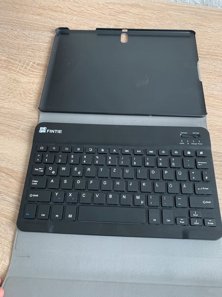 Samsung Galaxy Tab S Schutzhülle + Tastatur in Coburg