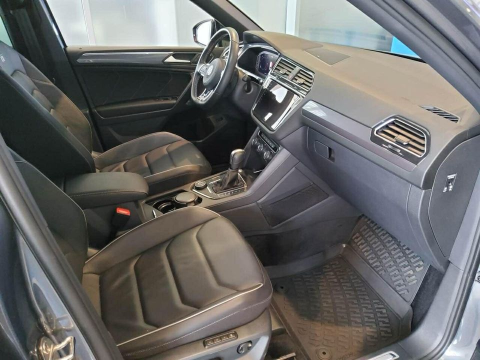 VW Tiguan Allspace 2.0 TDI R-Line 7Sitzer Grey-metallic 4x4 DSG in Reichenwalde