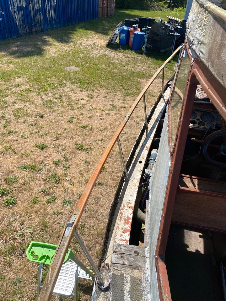 Rettungsboot  Trawler  Sloep  Verdränger. Angelkutter in Elmenhorst/Lichtenhagen