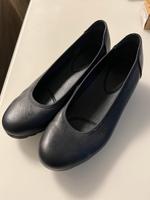 Neuwertige Pumps Keilabsatz Damen Schuhe Ballerinas gr. 40 Niedersachsen - Garbsen Vorschau