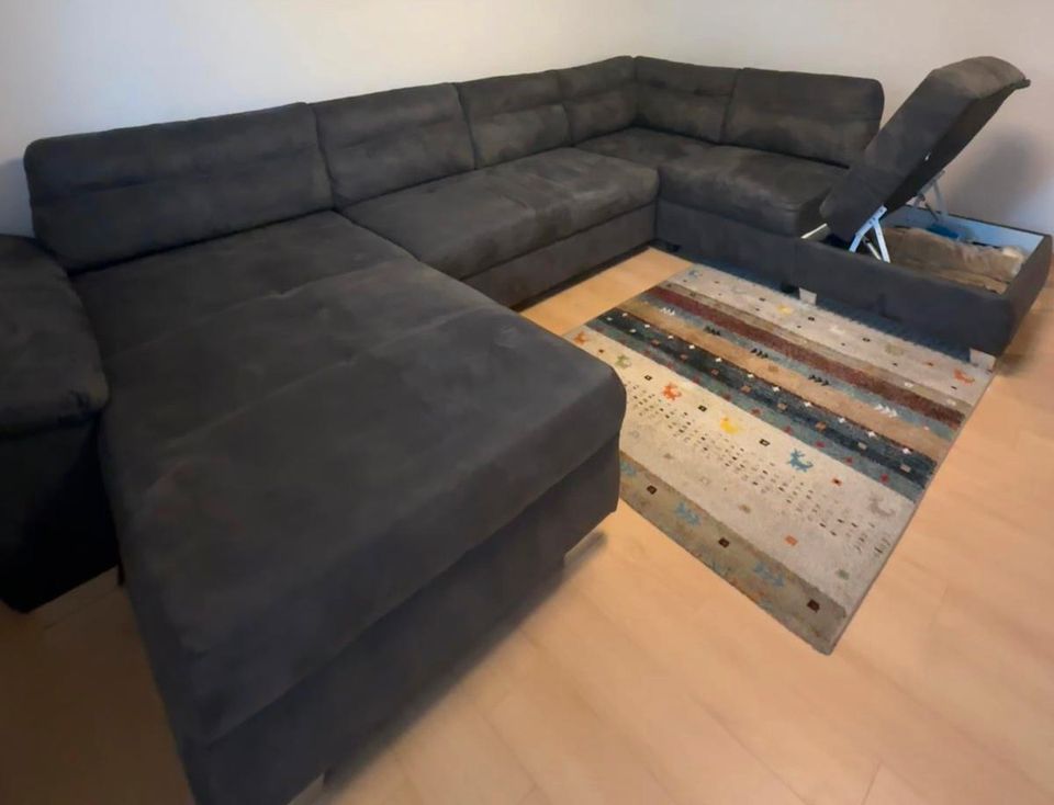 Sofa mit Bettkasten und extra Stauraum in Schwäbisch Gmünd