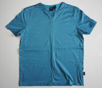 HUGO BOSS Jungen / Herren V- Shirt türkis Regular Fit Gr S Neuw. Niedersachsen - Delmenhorst Vorschau