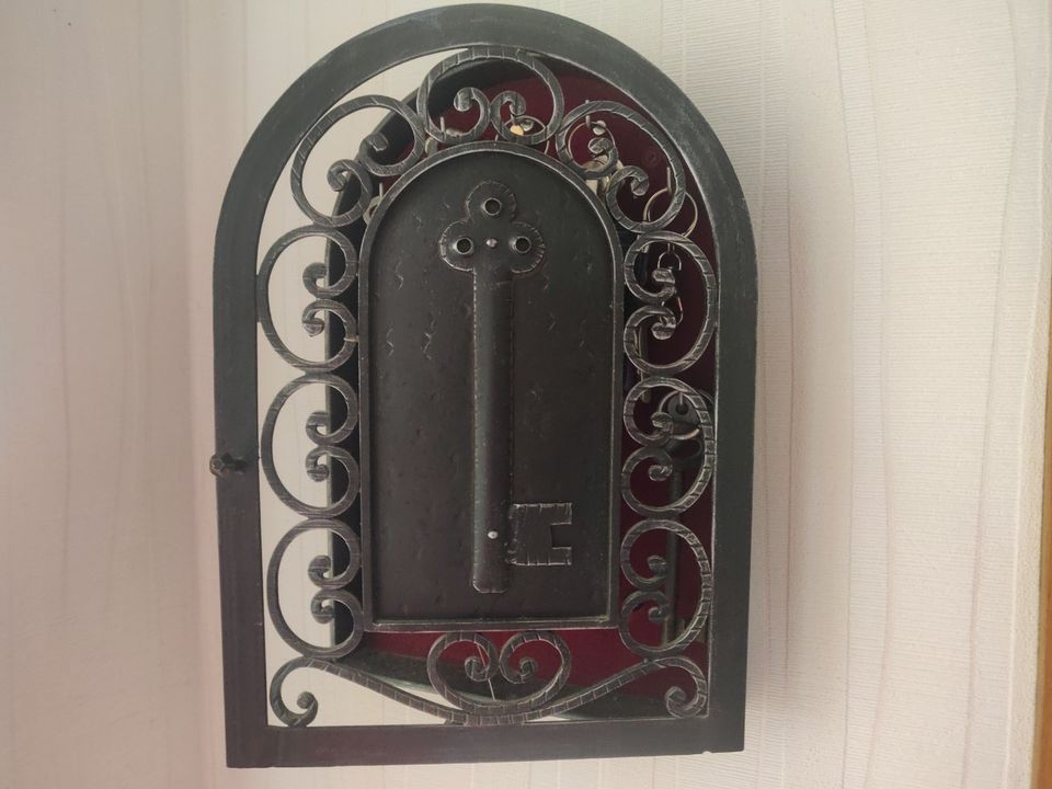 Antiker Schlüssel-Kasten aus Schmiedeeisen in Oedheim