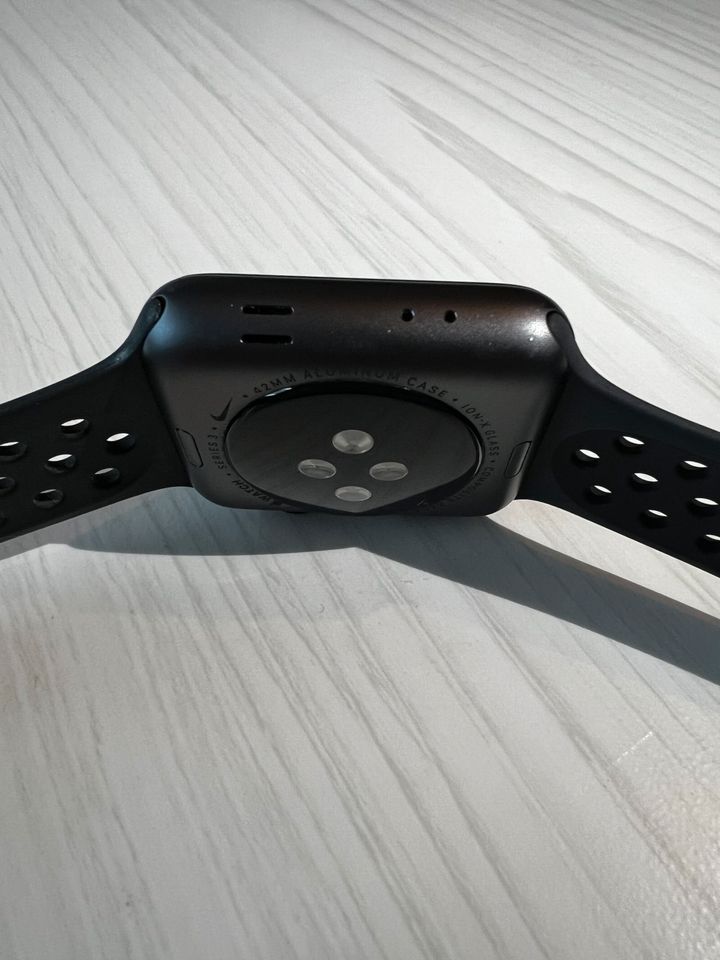 Apple Watch Series 3 Nike Edition in Lachendorf