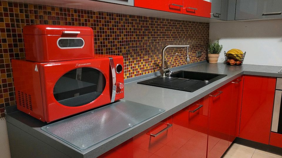 Küche L-Form grau/rot in Köln
