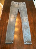 Vero Moda Jeans Grau mid rise Slim W30/L32 Ludwigsvorstadt-Isarvorstadt - Isarvorstadt Vorschau