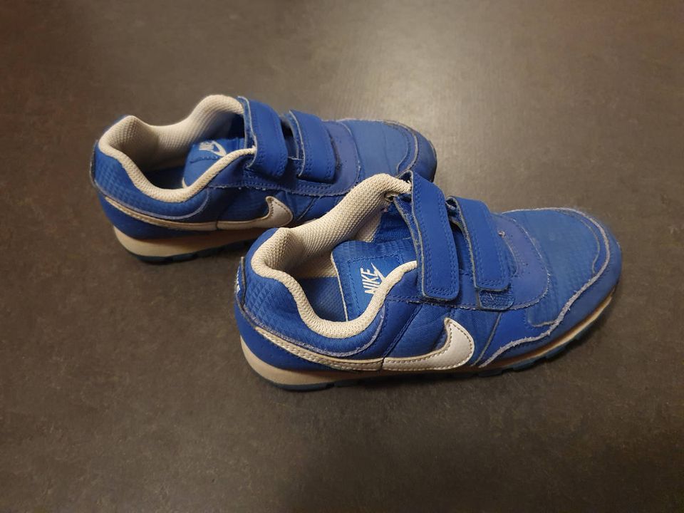 29 Schuhe Mädchen Junge Sneaker Puma Adidas Badeschlappen Sandale in Fürth