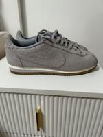 Nike cortez grau 44,5 neu Niedersachsen - Burgdorf Vorschau