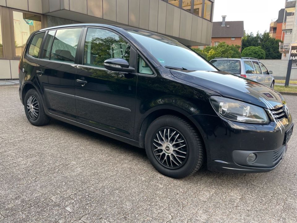 Volkswagen Touran Trendline *AHK*KLIMA* in Duisburg