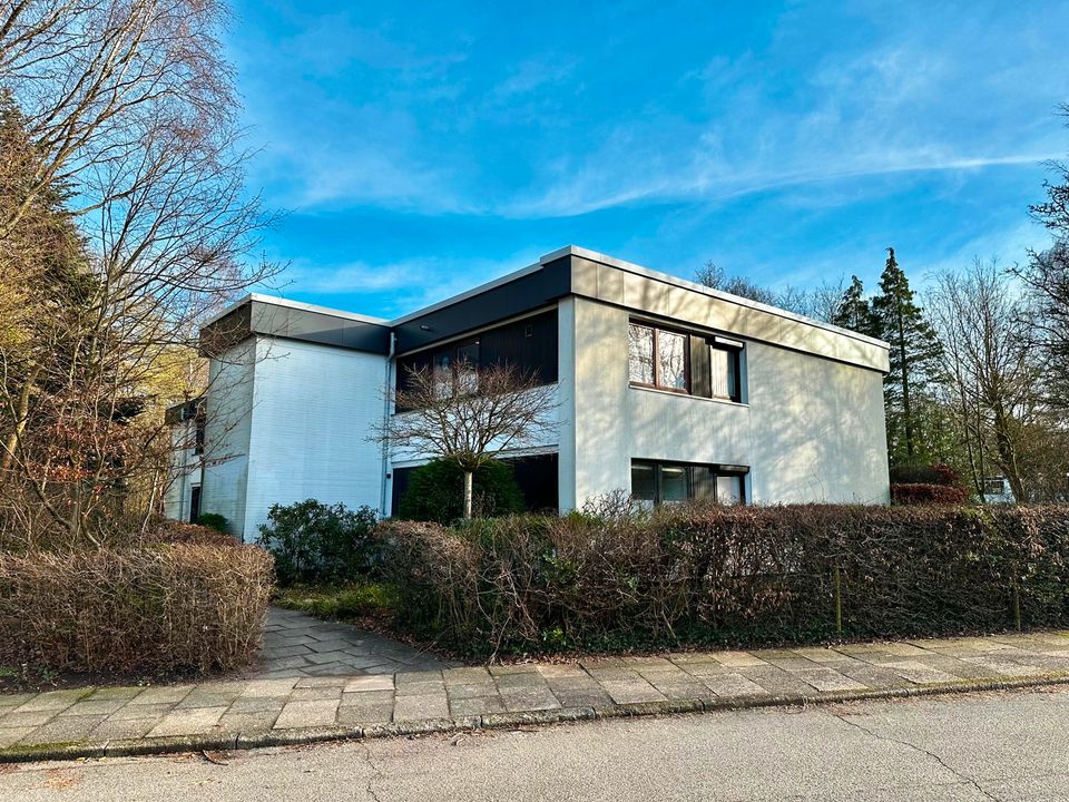 Ruhige Terrassenwohnung im Grünen inklusive Einzelgarage in Hamburg