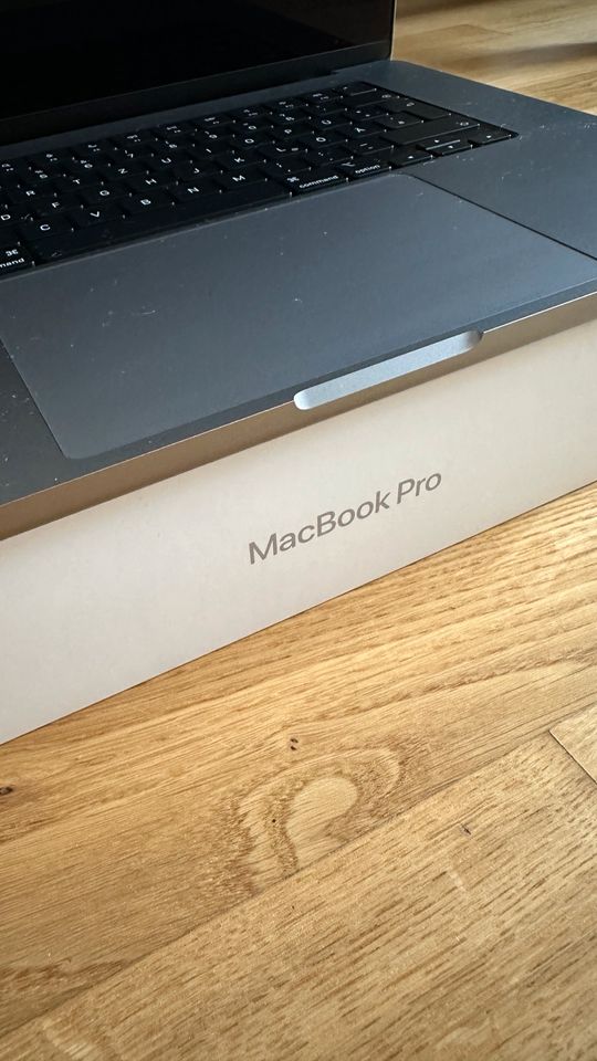 Angebot! NEUWERTIG Apple MacBook Pro in München