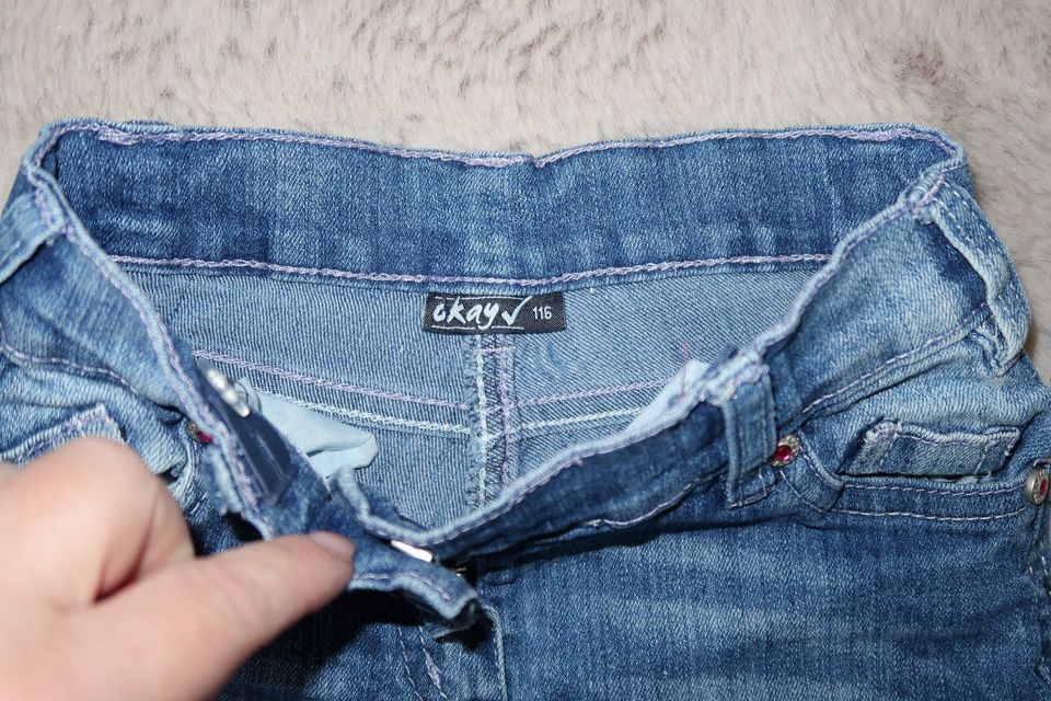 Jeans mit Stickerei in Gr.116 für Mädchen in Bad Pyrmont