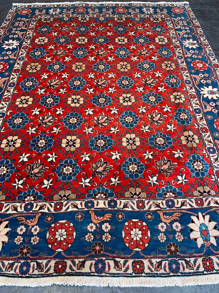 Varamin Antik Teppich 143x193 wolle Handgeknüpft rot mit Blumen in Berlin