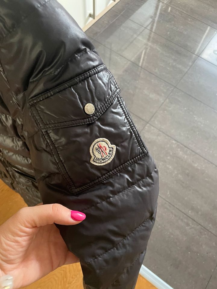 Moncler kinder Mantel in Bruchsal