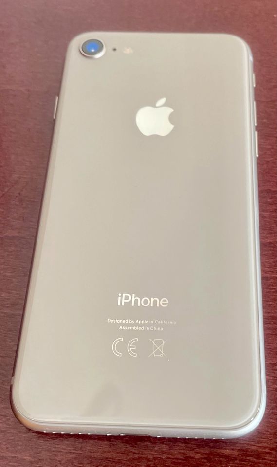 iPhone 8 weiß 64 GB Homebutton defekt in Dresden