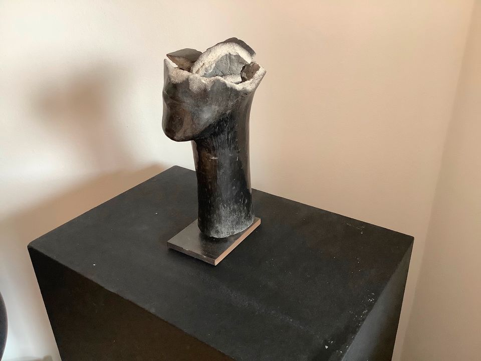 Kunst Antiquität Skulptur mit hochwertiger Säule Büste Kopf Frau in Herford