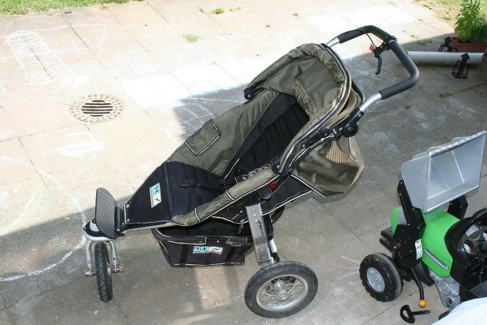 TFK Joggster Twist (Kinderwagen) mit Babyschale (QuickFix) in Ladenburg