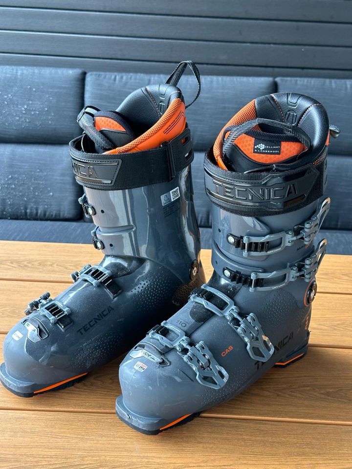 Tecnica Ski Schuhe + Handschuhe in München