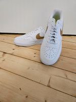 Neue Nike Sneaker weiß/gold Gr. 41 Schleswig-Holstein - Norderstedt Vorschau