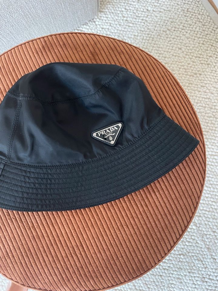 Prada Bucket Hat schwarz S in Berlin - Mitte | eBay Kleinanzeigen ist jetzt  Kleinanzeigen