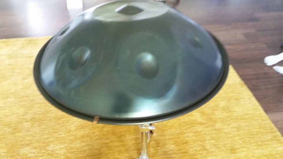 Handpan Spacedrum Nitro 9Töne AMARA D-Moll wie neu!NP 1870 Euro in Minden