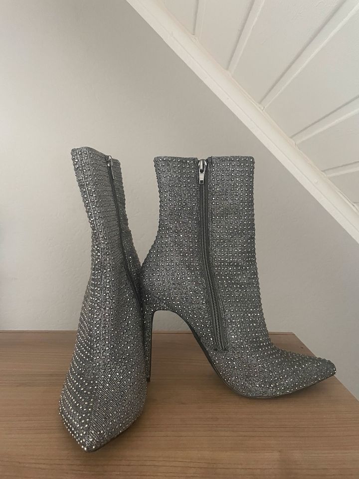 Onygo Stiefelette mit Strass Gr. 39 in Lünen