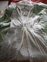 Cardigan Jacke Strickjacke tredy 42  Romantik Rüschen Niedersachsen - Wolfsburg Vorschau