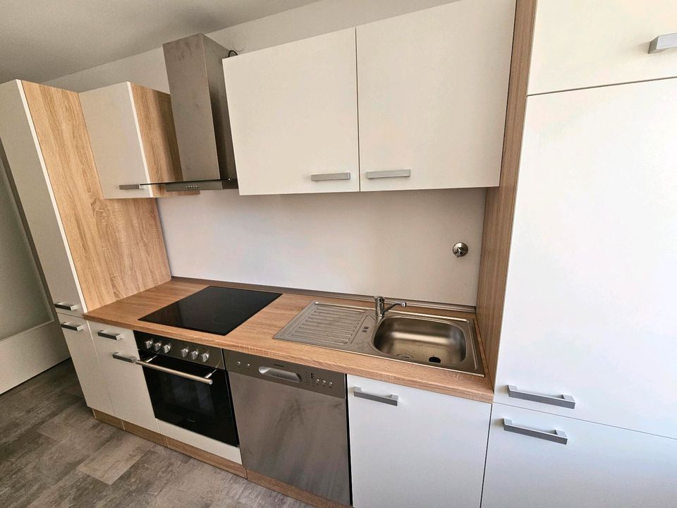 Neurenovierte 3-Zimmer-Wohnung mit Einbauküche in guter Lage in A in Neusäß