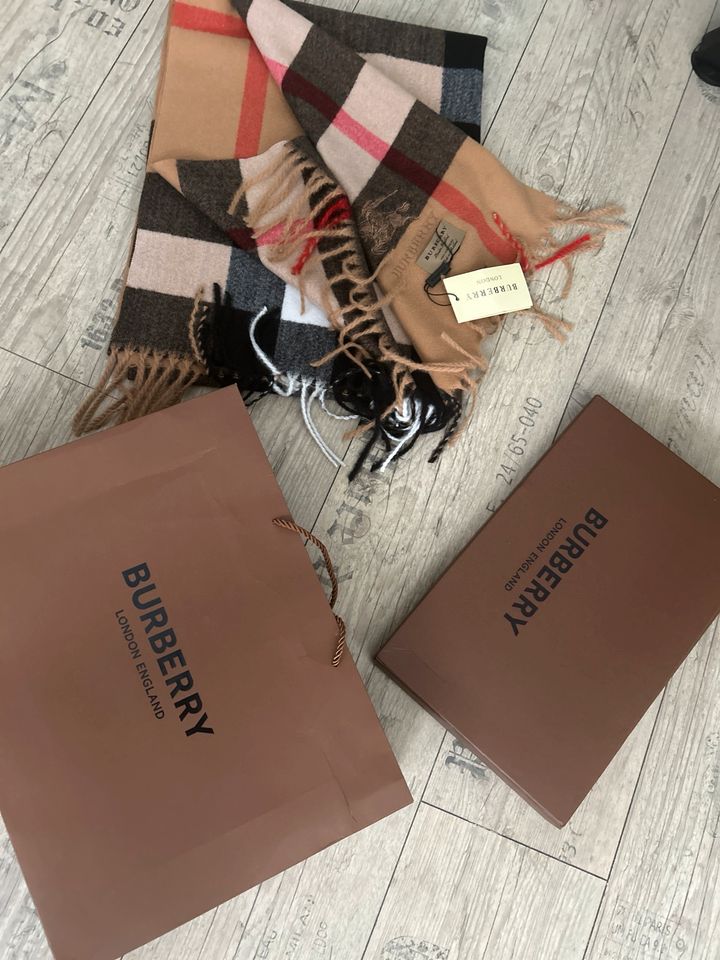 Burberry Kaschmir Schaal in Herzogenrath