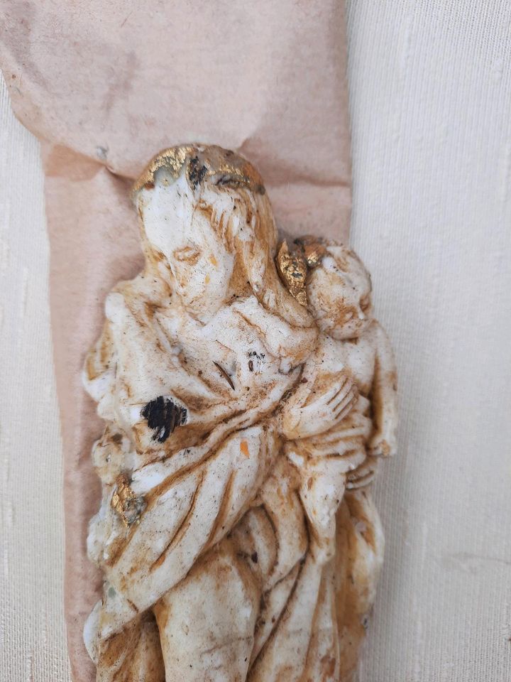Antike Wachsfigur Maria mit Kind in Celle