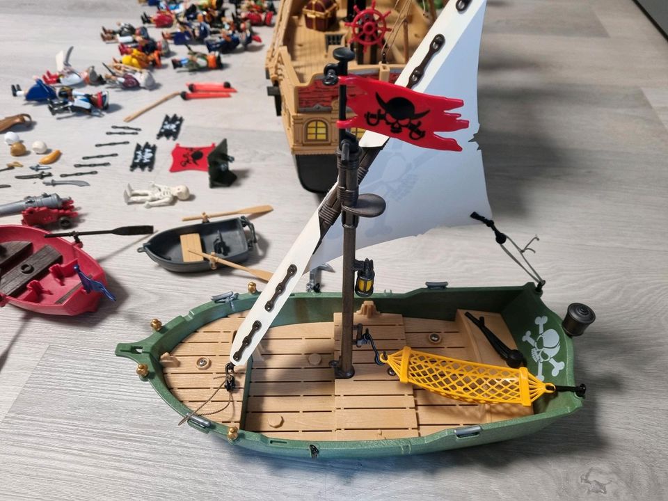 Playmobil Piraten großes Schiff Ruderboot Schatzinsel in Rehfelde