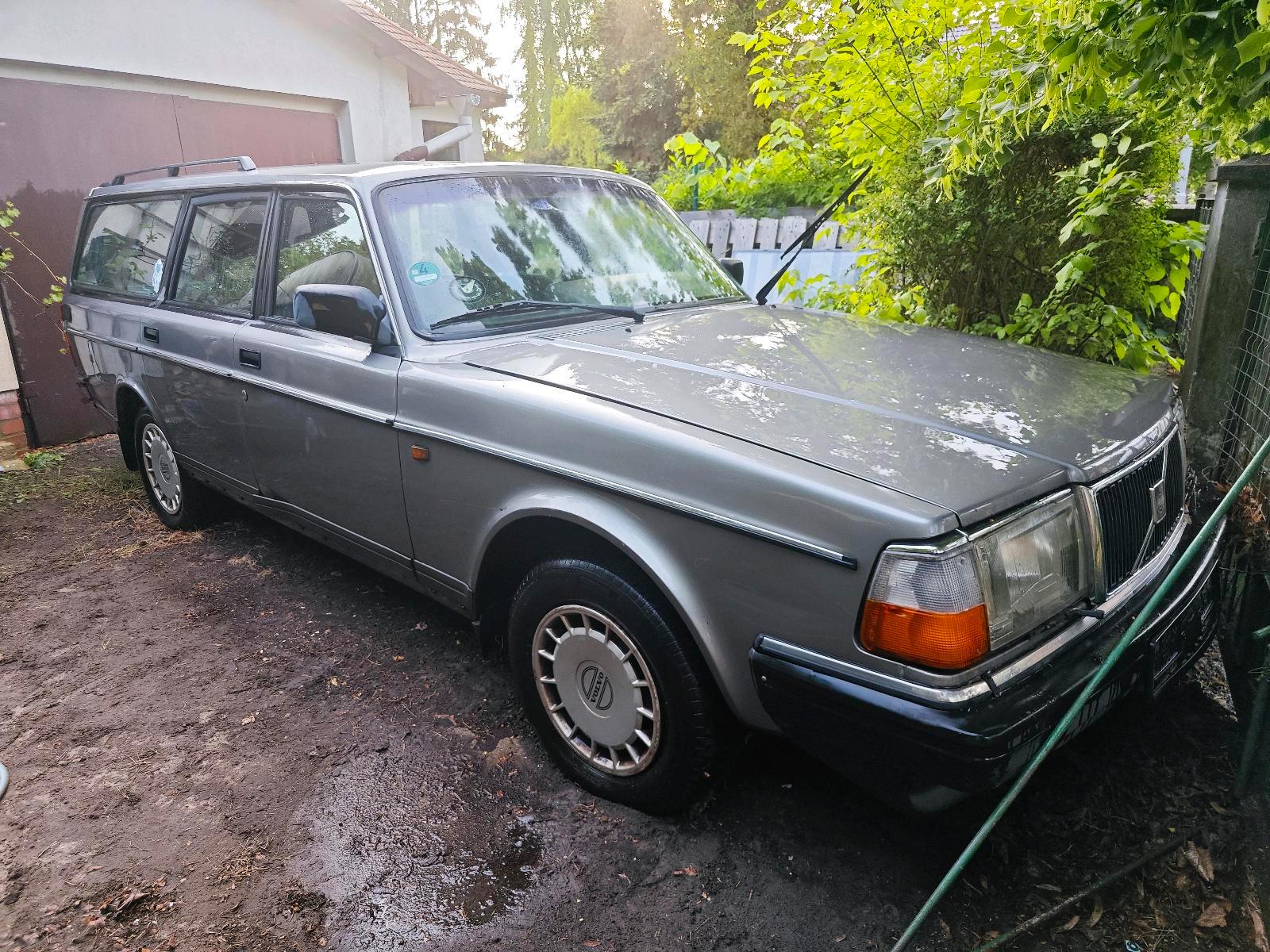 Abbildung des Autos Volvo 245 Kombi Benzin