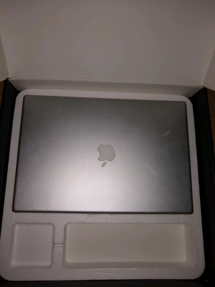 Mac book Pro 15 inch in Stuttgart