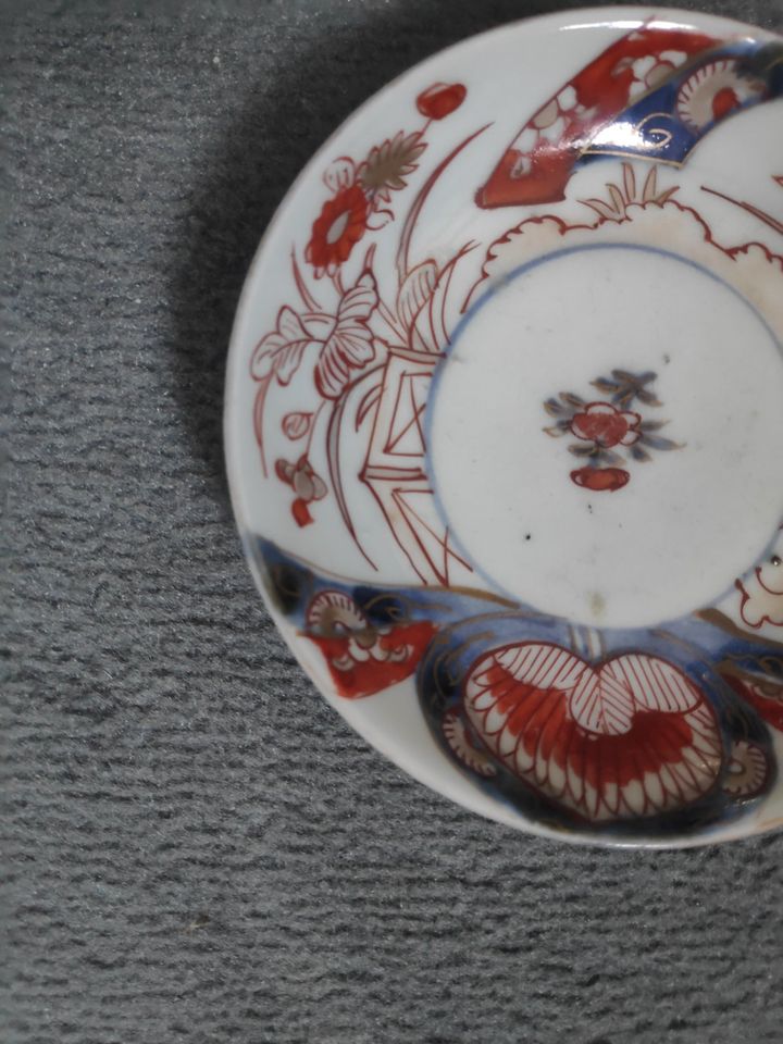 Antiker Porzellan Teller, aus China oder Japan in Bonn