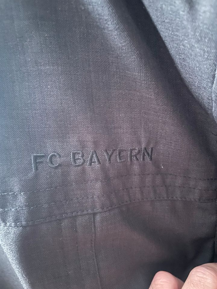 Fc Bayern Winter Jacke  XL in Kirn