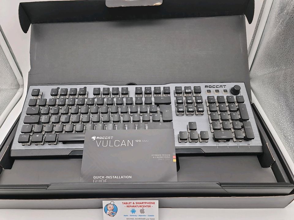Roccat Vulcan 120 AIMO RGB Gaming Mechanical Tastatur in Bochum