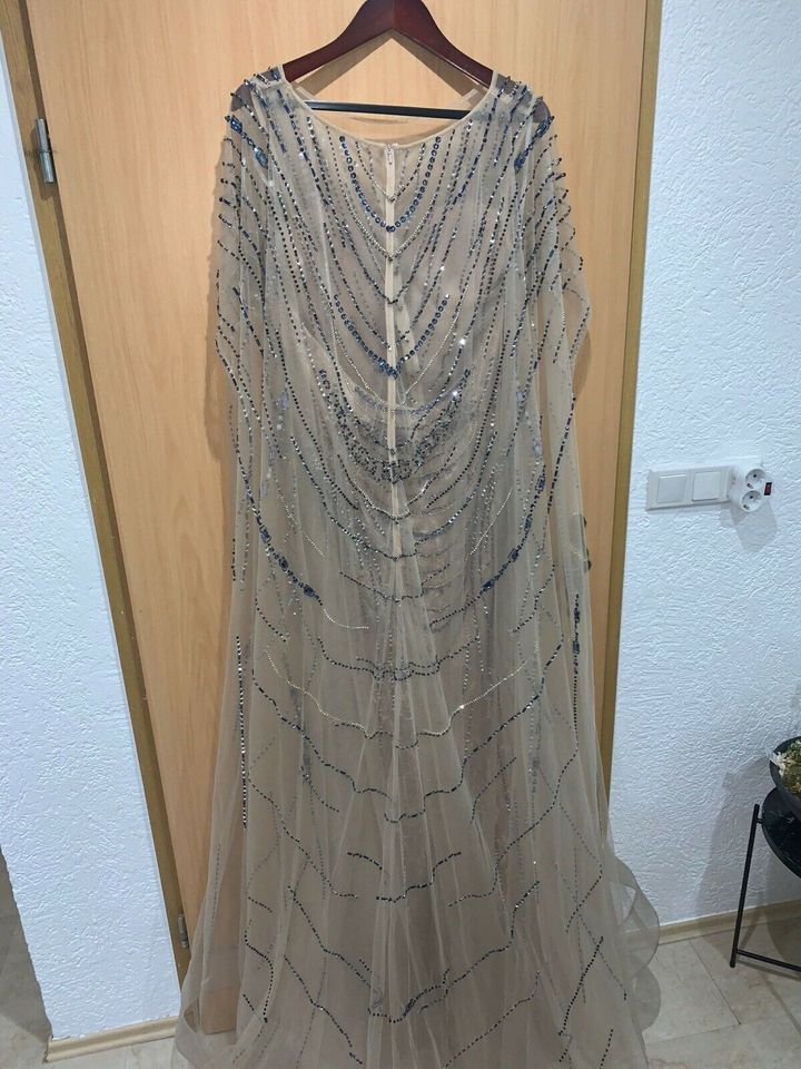 Abendkleid in der der Größe 44-46 in Karlstein