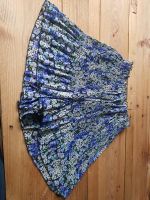 Rock Kurze Hose xxs (164-170) Blumen blau lila grün fällt schön Schleswig-Holstein - Neuberend Vorschau