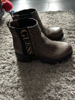 Guess Stiefel Boots Gr. 41 Schuhe Original Top Logo beige braun Nordrhein-Westfalen - Hürth Vorschau